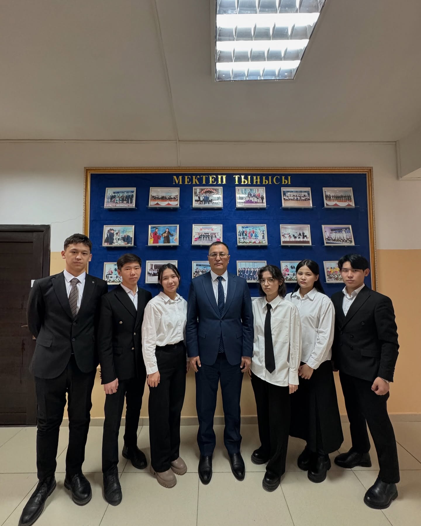 Учащиеся 11 класса, показавшие высокие показатели по единому национальному тестированию